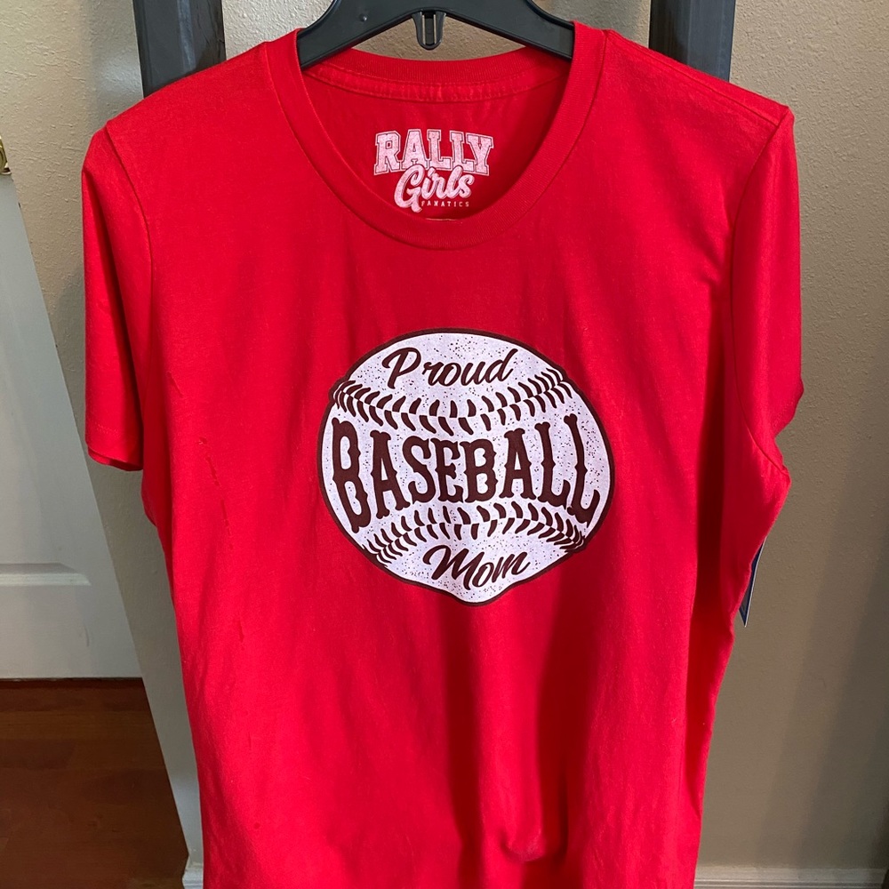 NWT Proud Baseball Mom t shirt